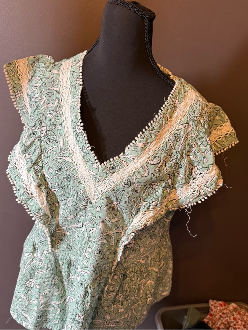 LOFT Mint Green Floral Lace-Trim V-Neck Blouse - Picture 2 of 4